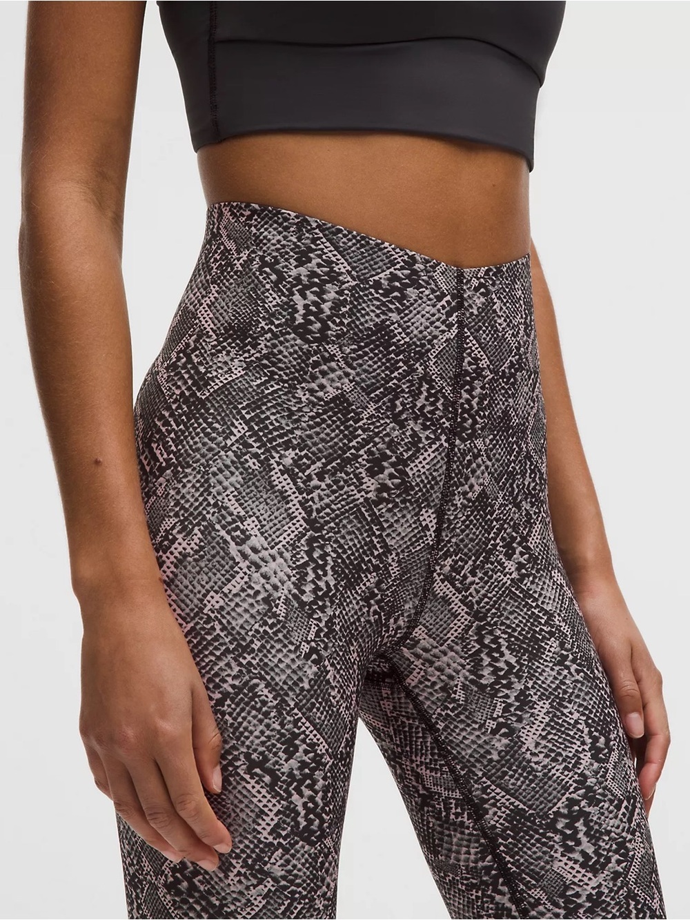 lululemon Glow Up™ Super-High-Rise Tight 28"
Snake Grey Multi size 6 NWT - Picture 4 of 12